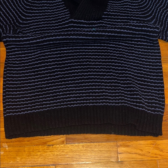 🌷 H&M Navy/Black Striped Sweater - Picture 7 of 11